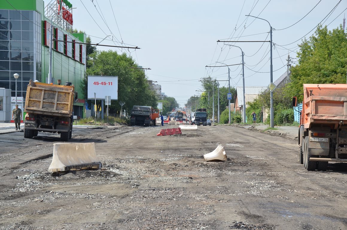 Денис Паслер потребовал не затягивать ремонт улицы Туркестанской