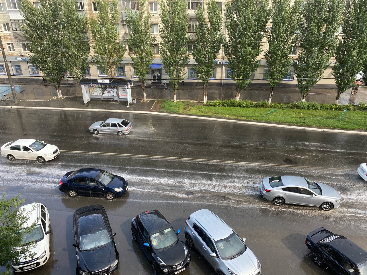 Какая обстановка в городе оренбург. Оренбург дождь. Набережная Оренбург дождь. Дождь фото Оренбург. Оренбург сейчас.