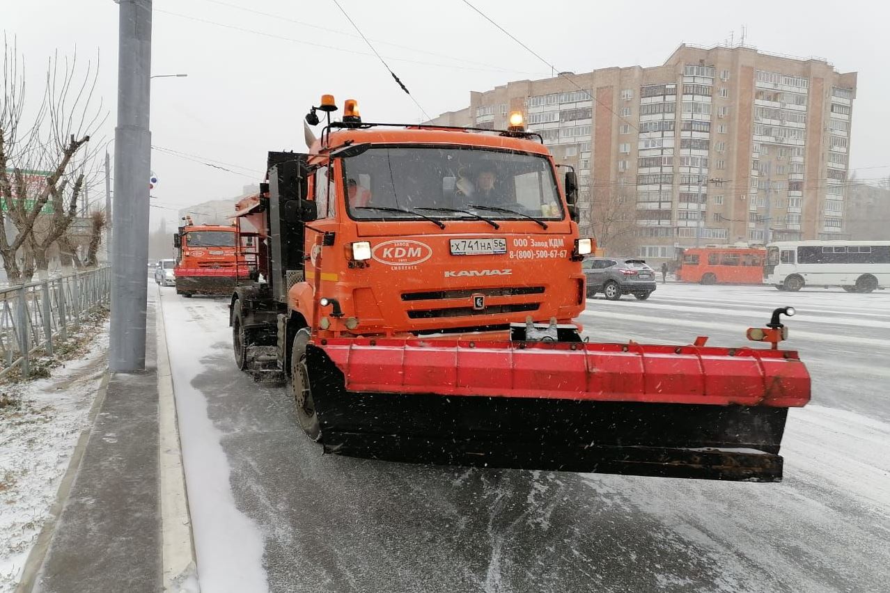 Орск закупит 16 спецмашин для уборки на дорогах