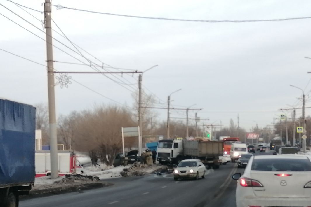 Донгузская перекрыта. Авария на Донгузской Оренбург вчера. Донгузская 12. ДТП на Донгузской в Оренбурге сегодня.