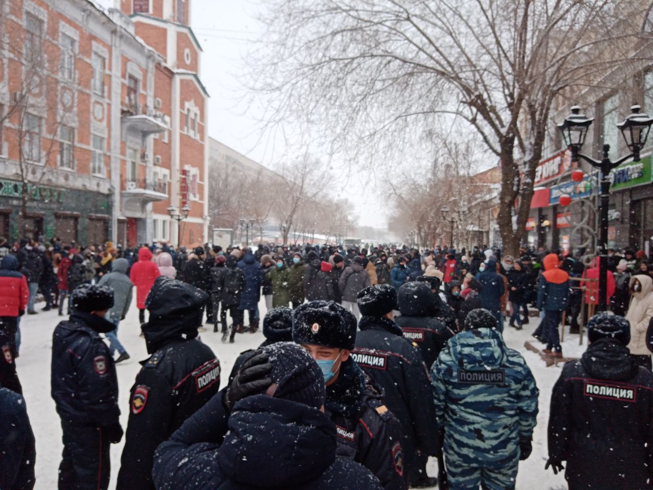 В Оренбурге протестная акция на Советской собрала более 500 участников