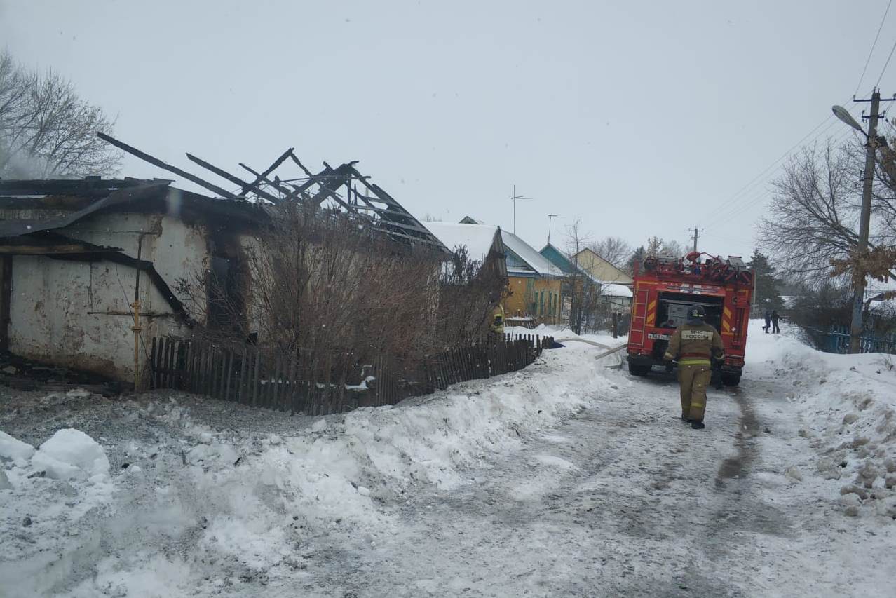 В Грачевском районе на пожаре в частном доме погибли мужчина и женщина |  11.02.2021 | Новости Оренбурга - БезФормата