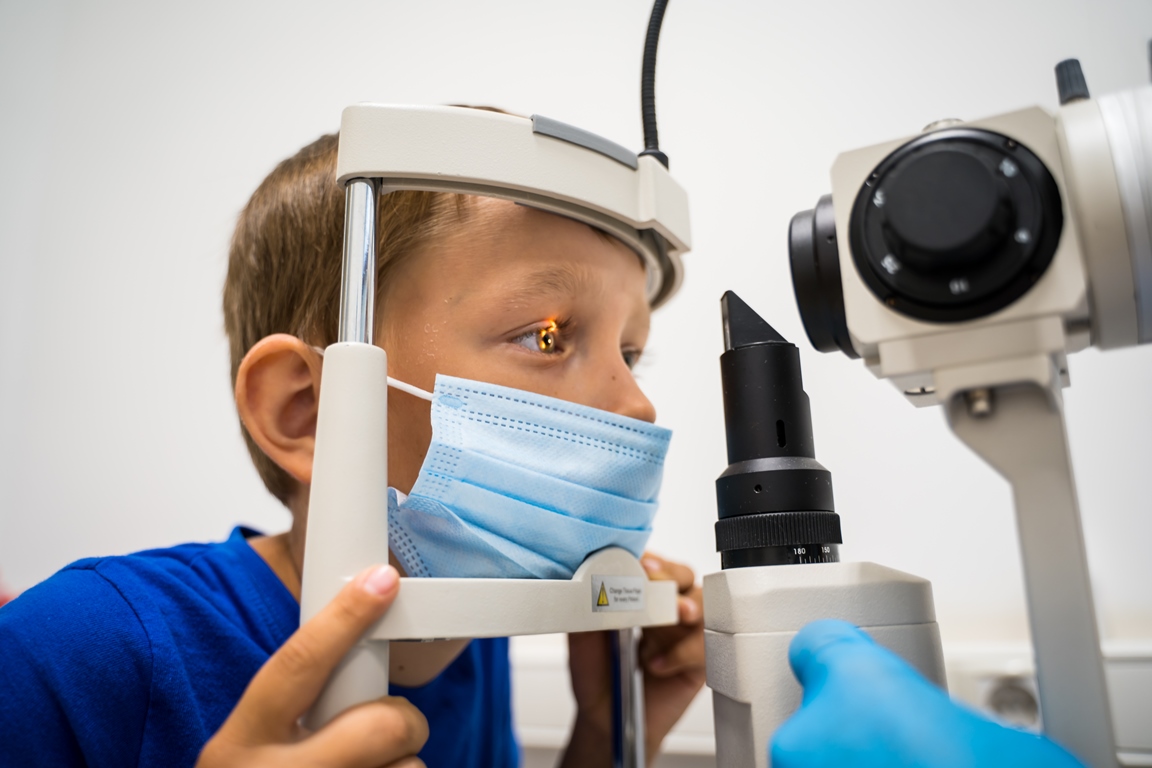 Врач ребенка оренбург. Детская офтальмология МНТК. Микрохирургия глаза Орск. Офтальмологи микрохирургии глаза Орск. Зондирование глаза у детей Микрохирургия.