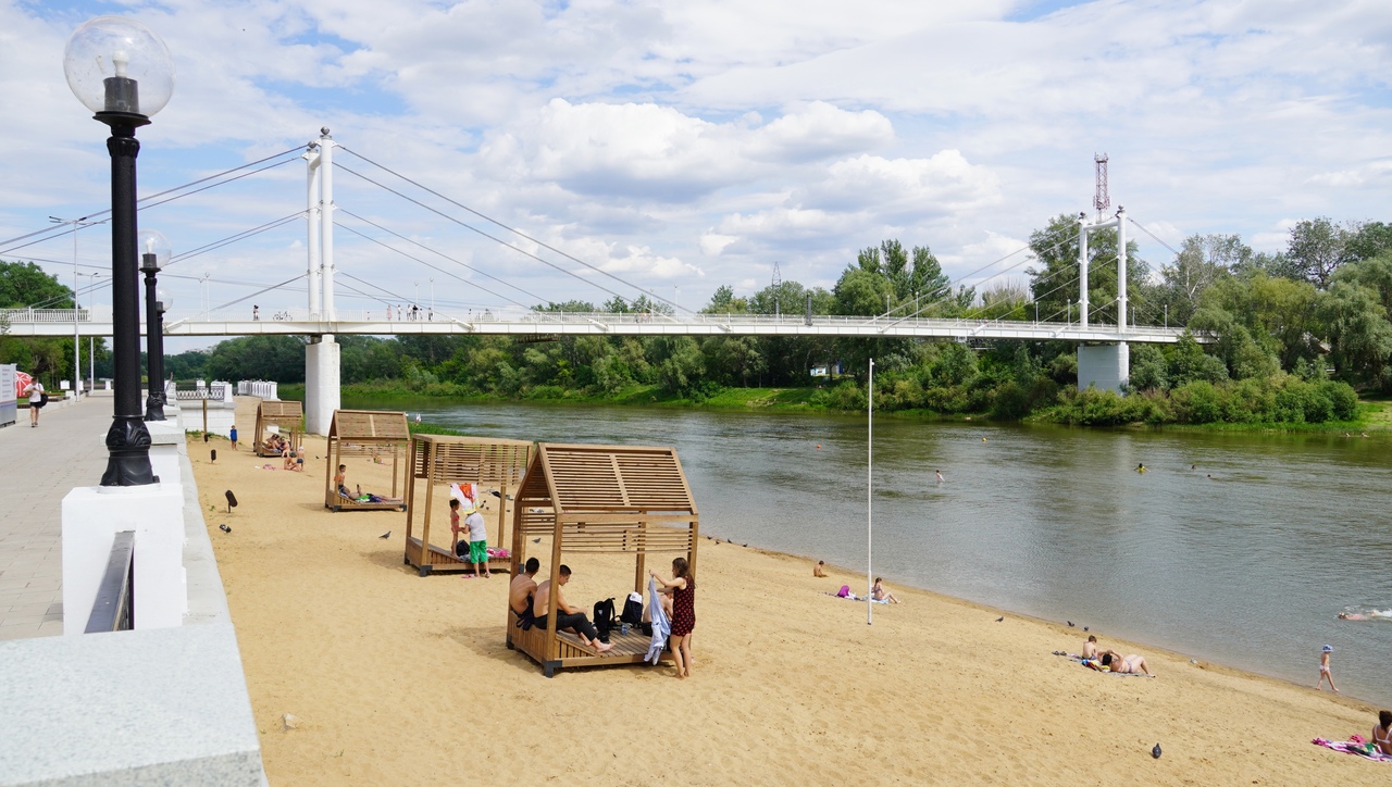 В Оренбурге пляж на Беловке открыли для купания.