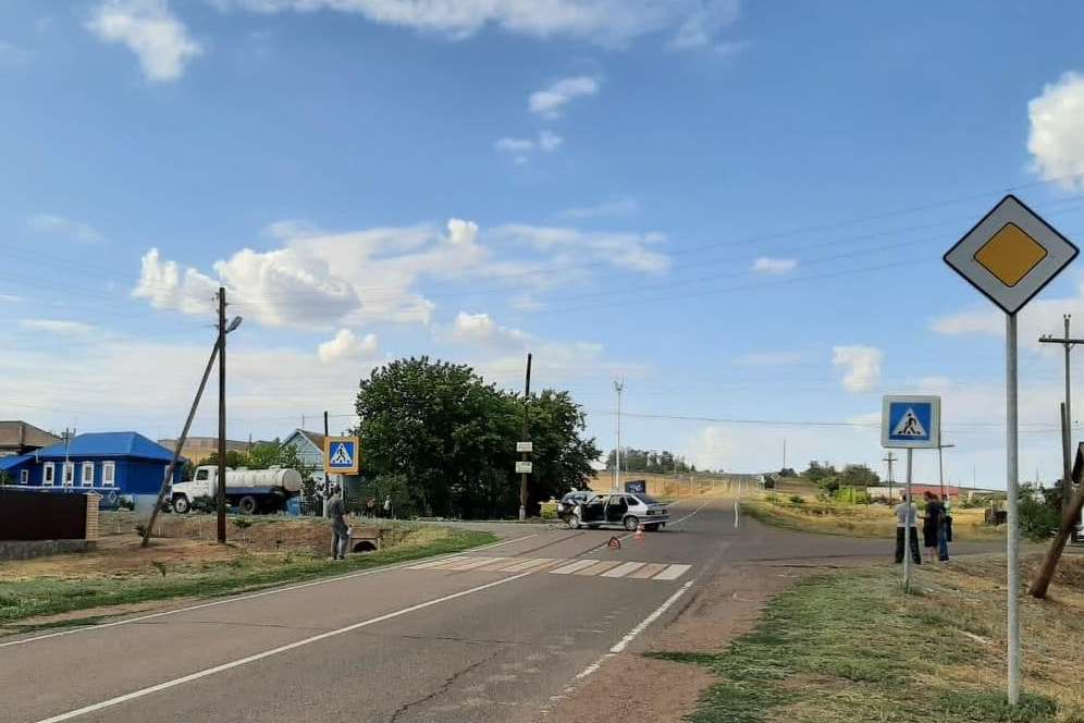 Погода в оренбургском районе. Бродецкое Оренбургский район. Село Бродецкое Оренбург. Районный посёлок. Жители села Бродецкое Оренбургской области.