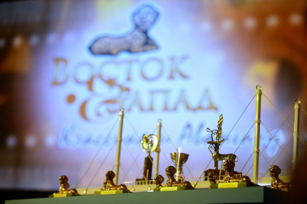 восток запад