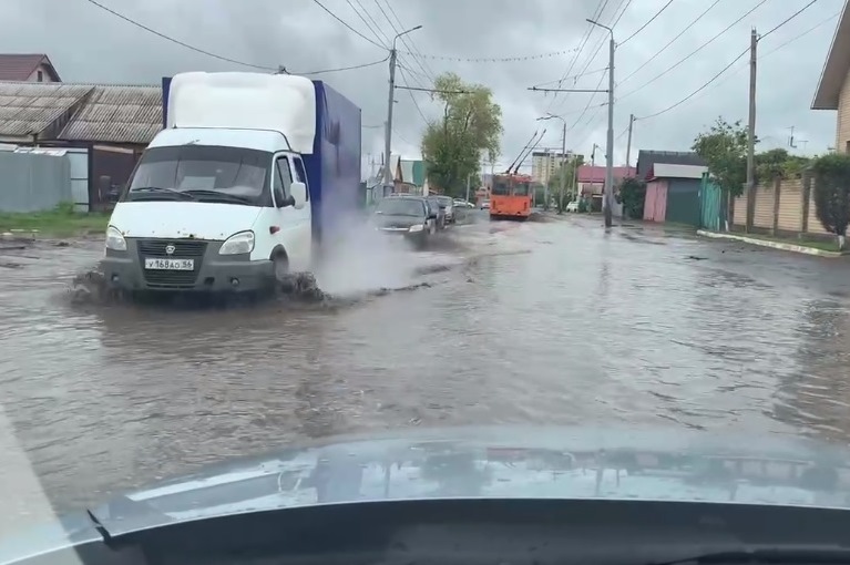 Ливень в городе. Оренбург дождь. Осадки. Дождь фото оренбург. Сильный дождь.