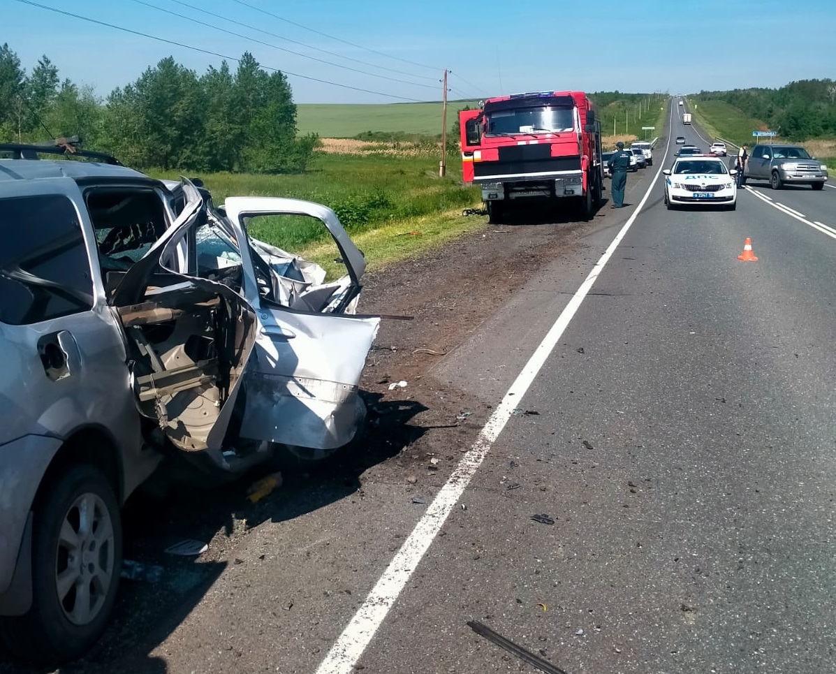 Четыре человека погибли и семь пострадали в ДТП на трассе Оренбург — Орск