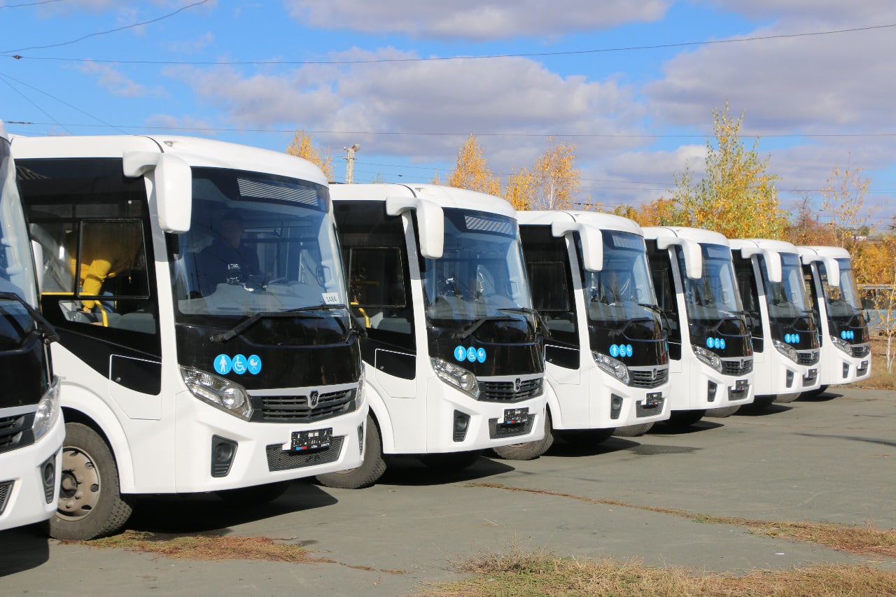 Новые автобусы пришли. Автобусы ЛИАЗ Оренбург. Автобус новое. Новый пазик. Автобусы ПАЗ новые.