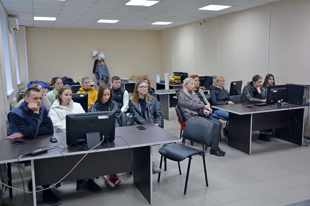 Студенты Оренбург. Цифровое общество. Университеты в сфере Медиа. Студенты фото.