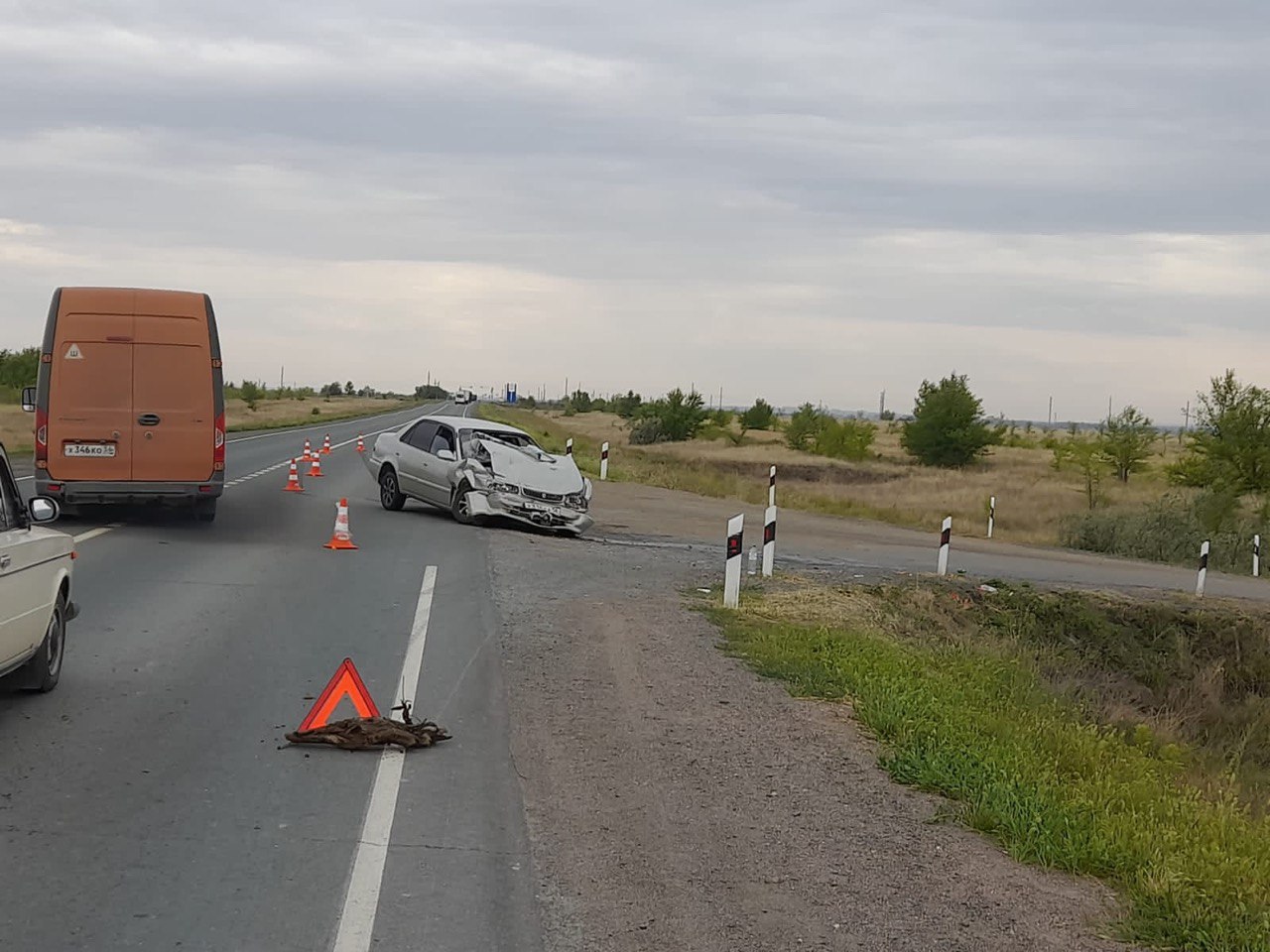 На трассе Орск-Новоорск столкнулись Skoda и Toyota. Есть пострадавший