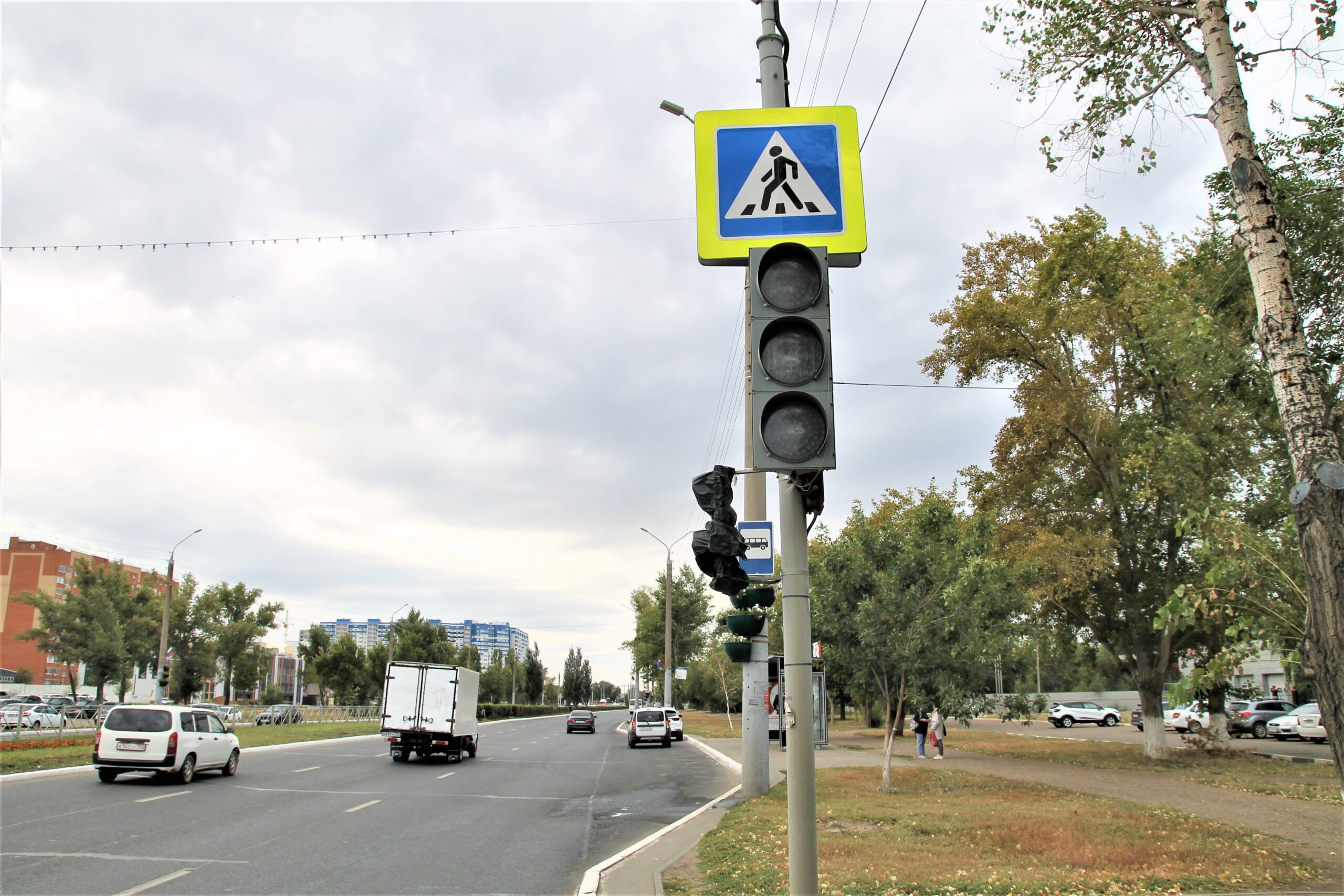 На улице Терешковой демонтируют разделительную полосу