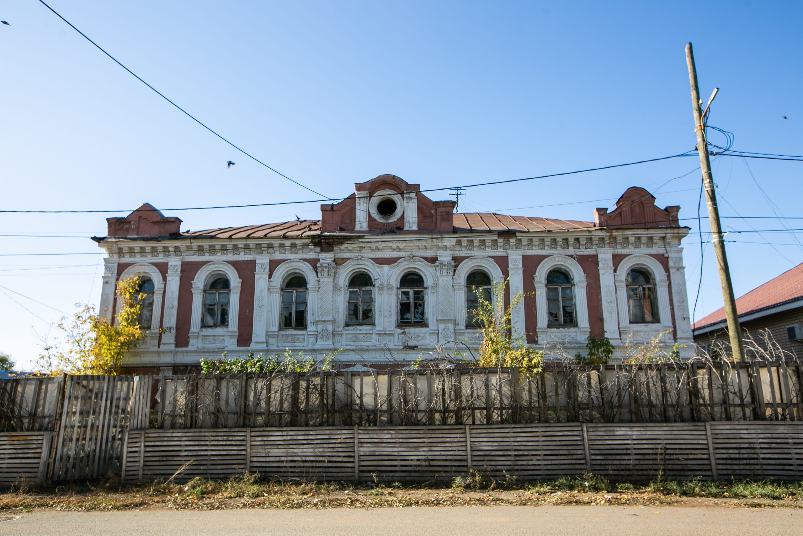 В Оренбурге разворовывают усадьбу Оглодкова на улице Яицкой | 17.10.2023 |  Новости Оренбурга - БезФормата