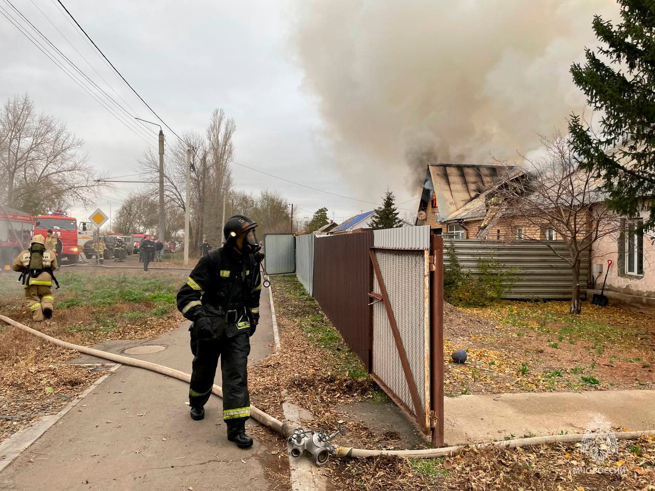 В Оренбурге ликвидировали пожар на улице Илекской