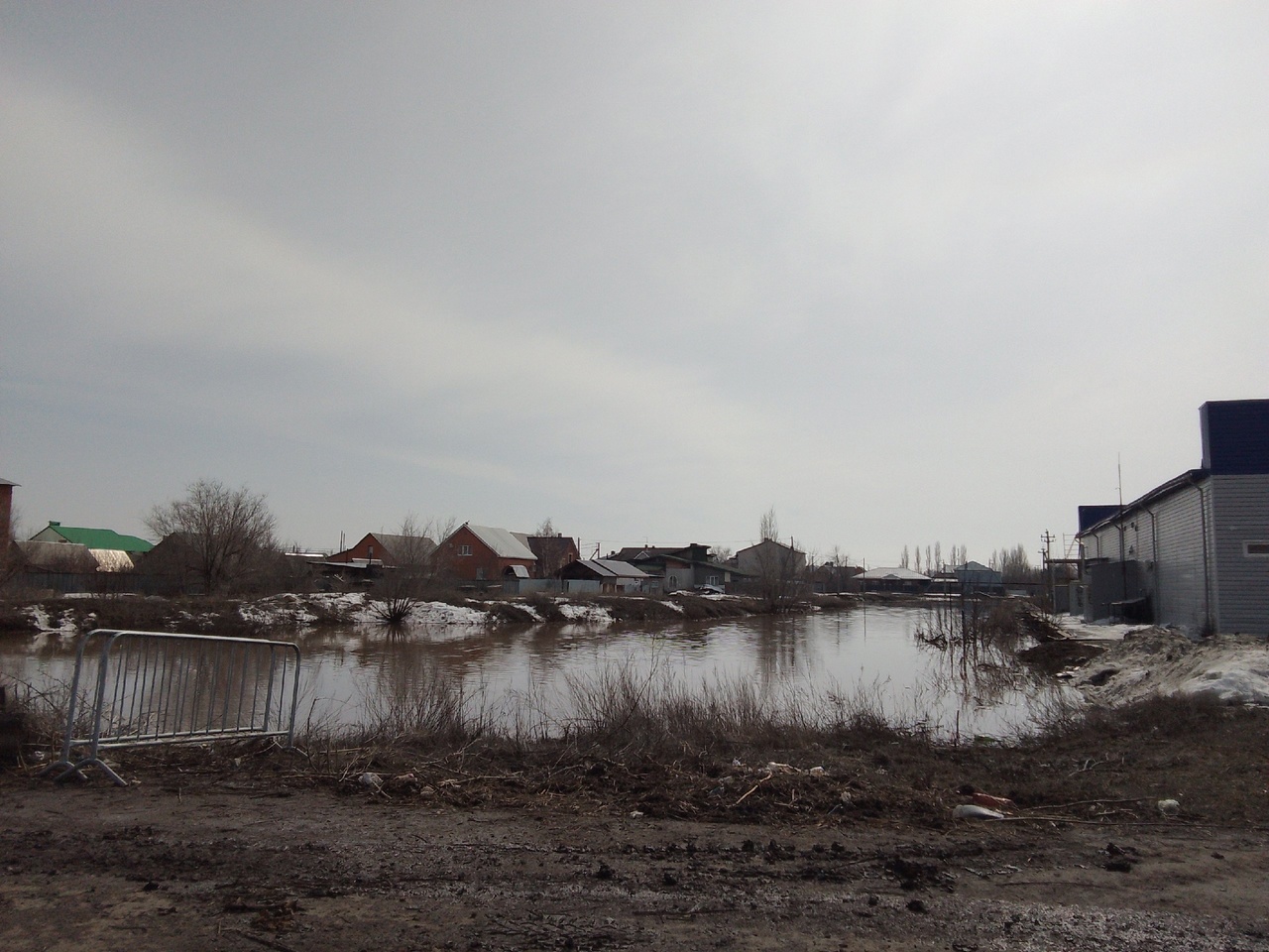 Жителей Авиагородка в Оренбурге эвакуируют на автобусе | 13.04.2024 |  Новости Оренбурга - БезФормата