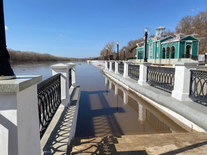 оренбург паводок затопило набережную