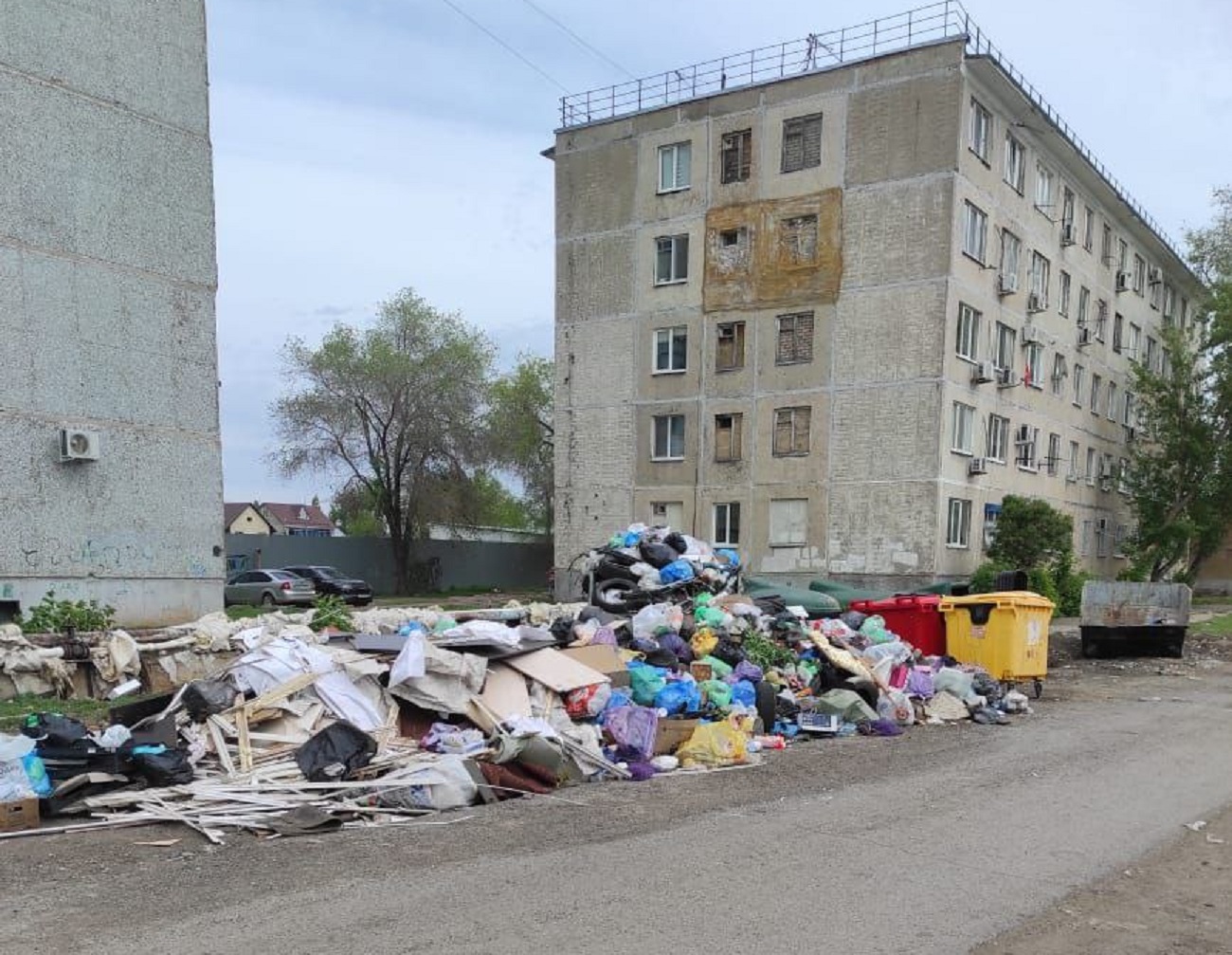 Скандальную свалку на улице Мусы Джалиля в Оренбурге разобрали после  вмешательства прокуратуры