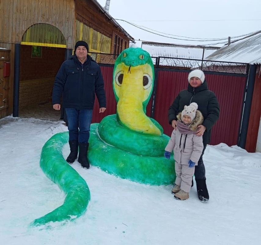 змея уральское скульптура