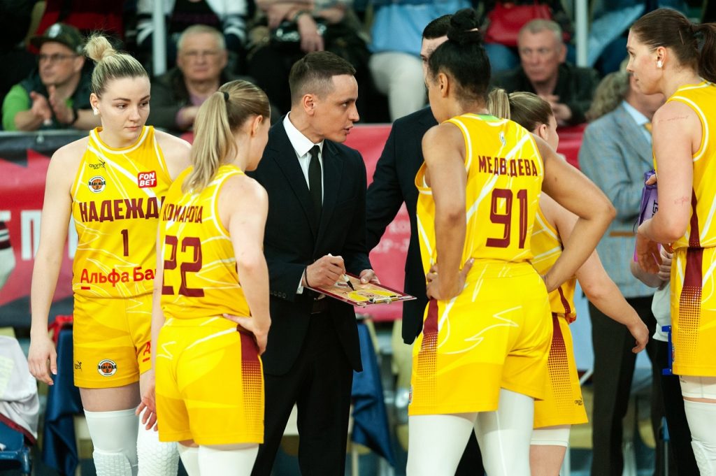 Евгений Иванов