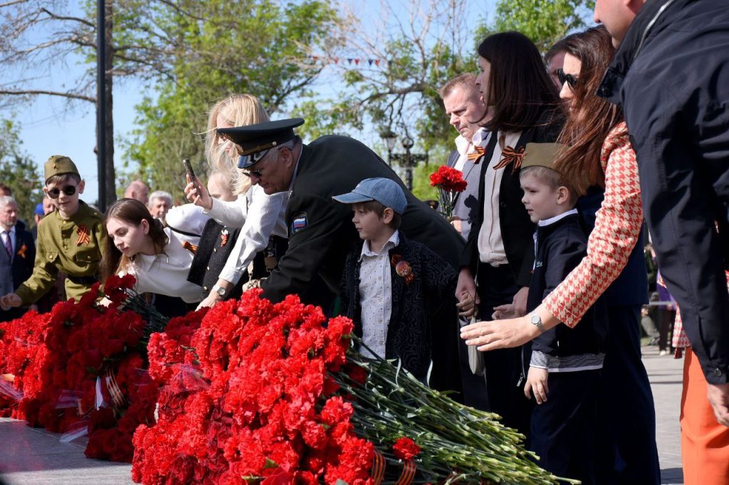 возложение цветов 9 мая