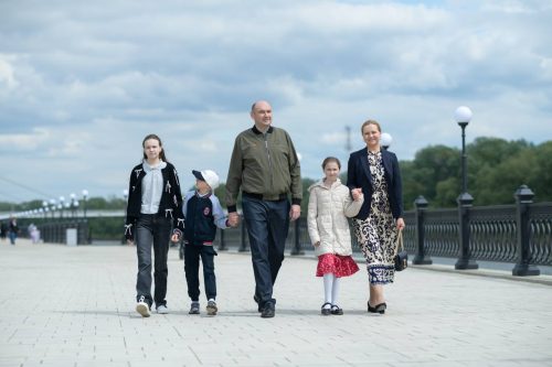 Солнцев с семьёй день многодетной семьи