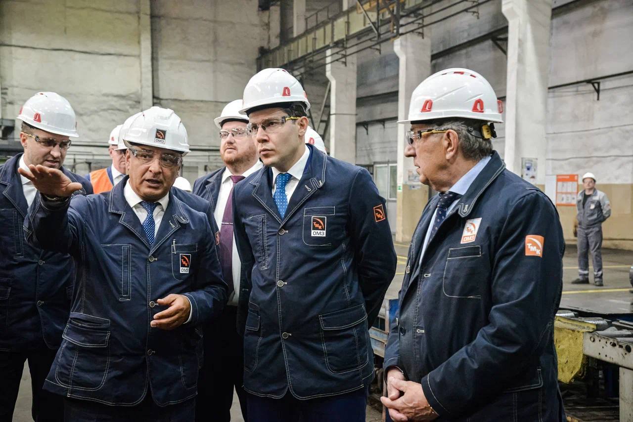 антон алиханов