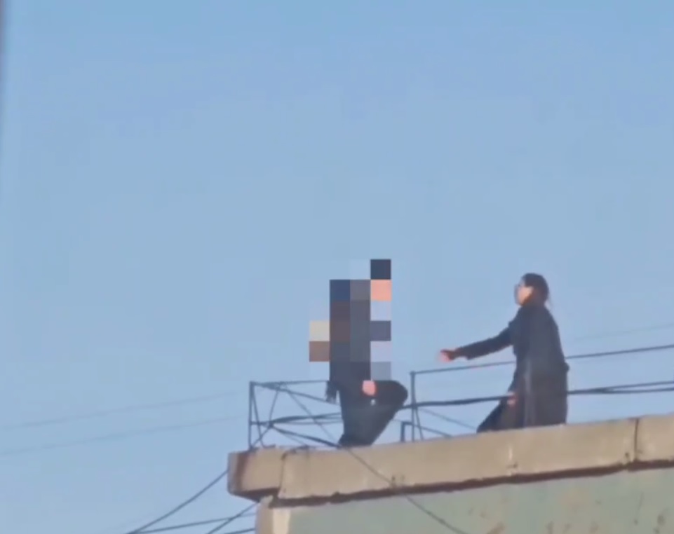 сняли с крыши