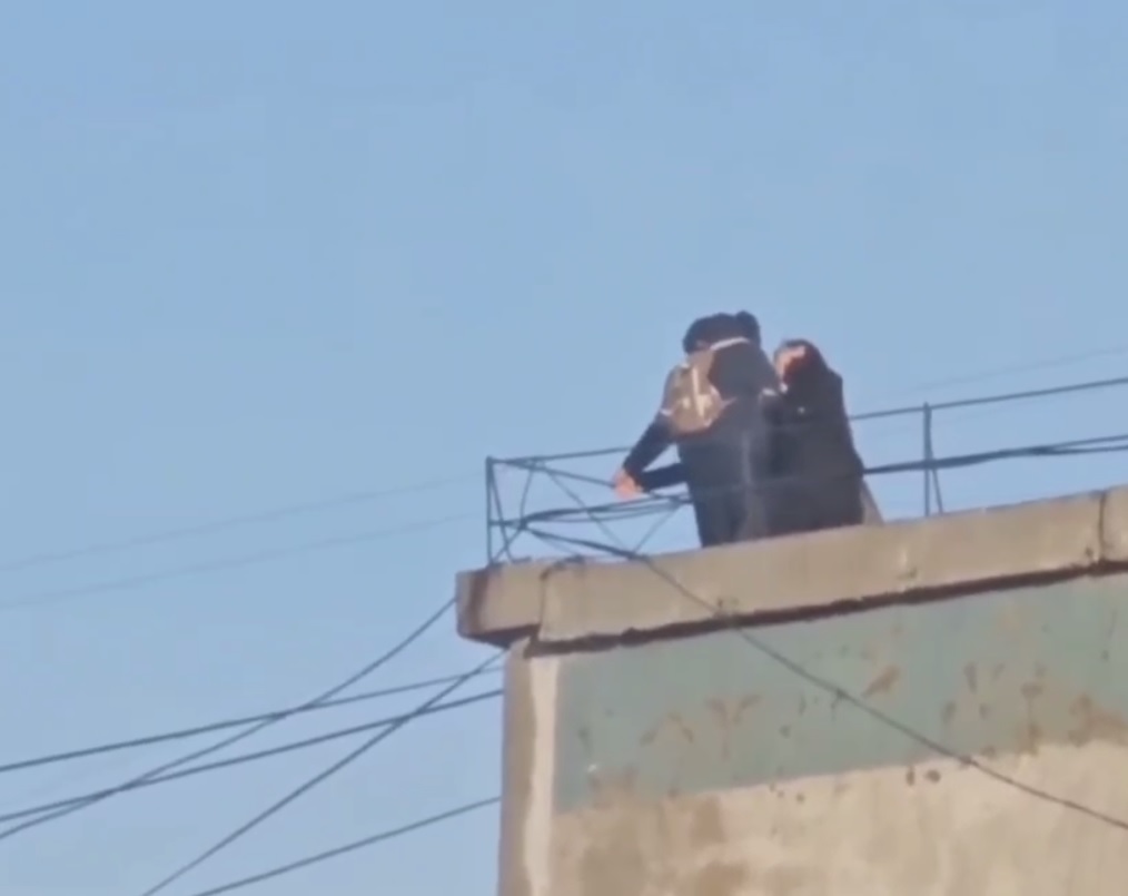 девочка на крыше