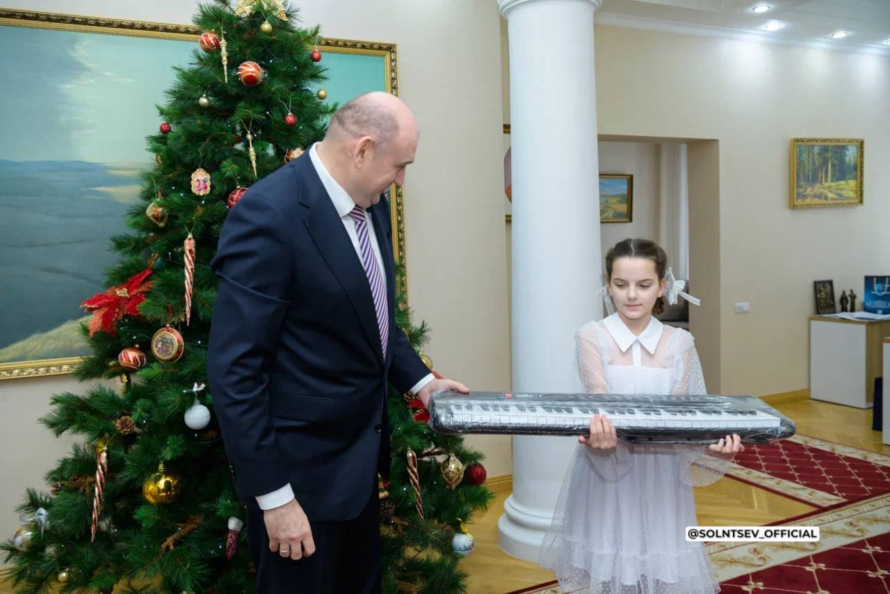 Солнцев