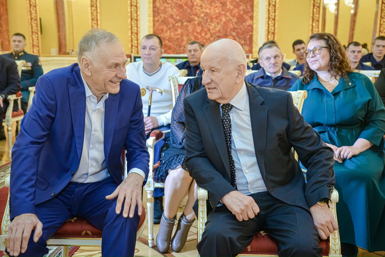 почетные граждане