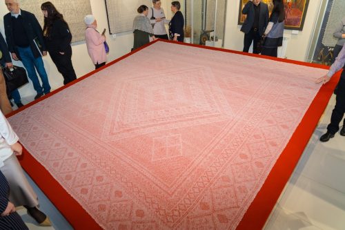 пуховый платок за 7 миллионов