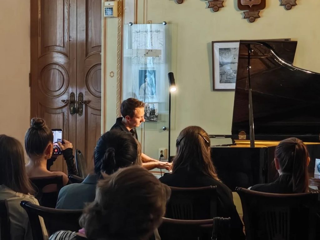 Илья Поляков