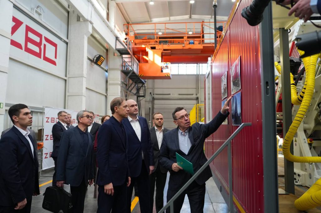 Денис Мантуров