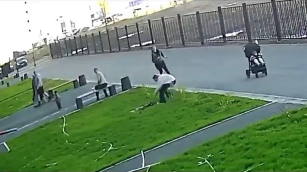 ребенок упал в колодец