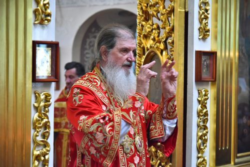 Митрополит Петр совершил пасхальное поминовение усопших в Никольском соборе Оренбурга