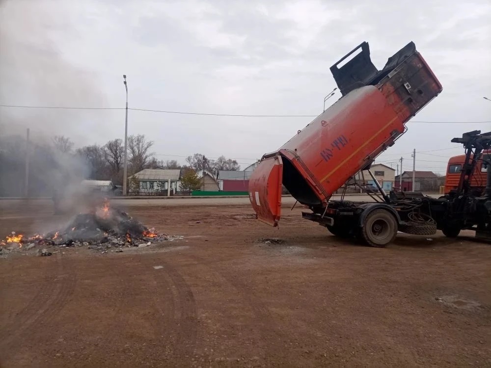 загорелся мусоровоз 2