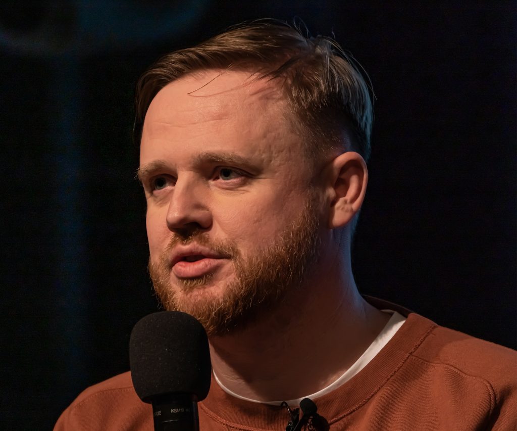 максим курников