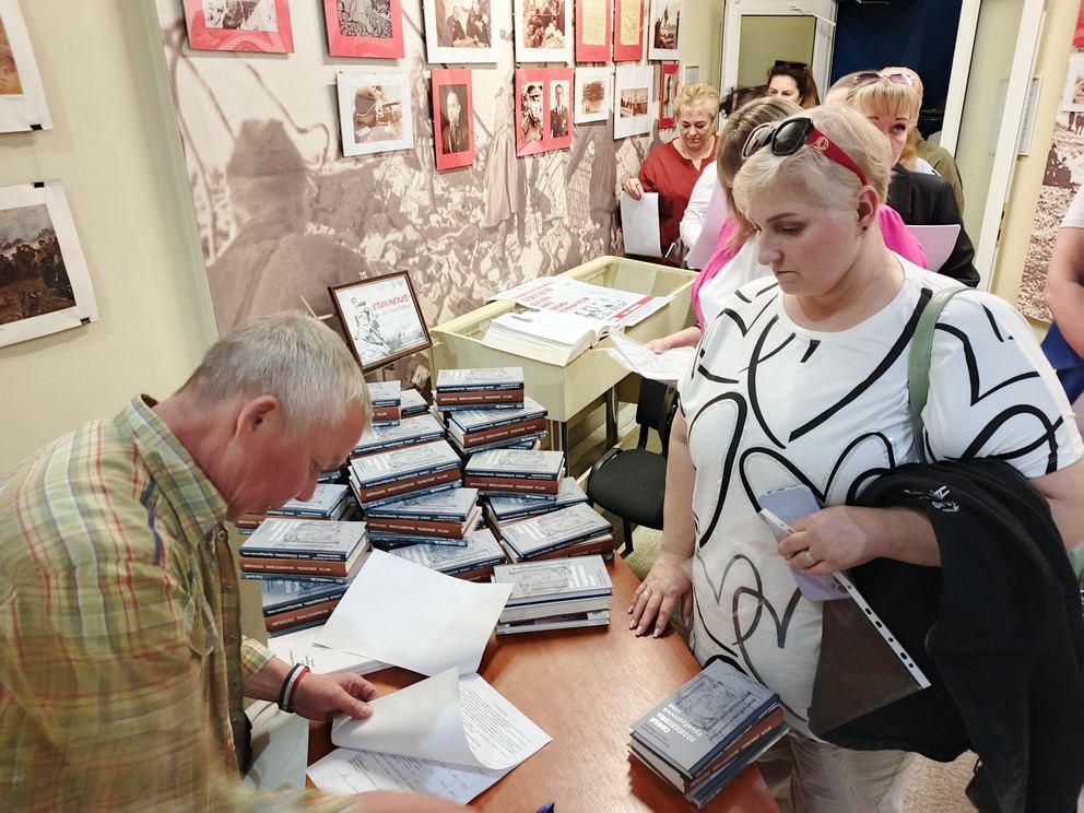 Выставки, лекции, фильмы. «Евразия» работает на Донбассе