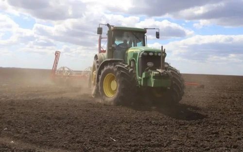 В Оренбуржье засеяли яровыми почти 1,3 млн гектаров