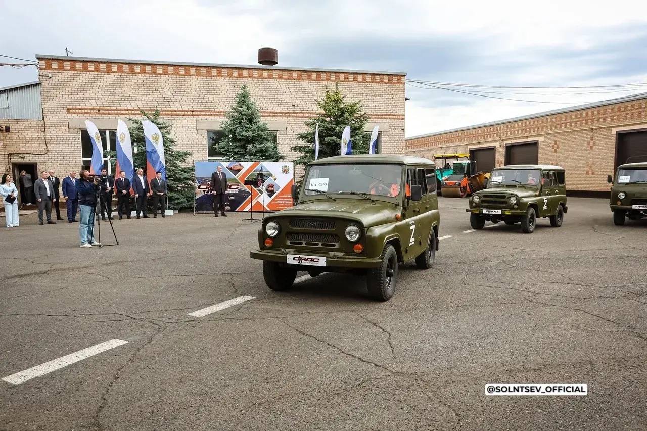 Из Оренбуржья на фронт отправили 12 автомобилей