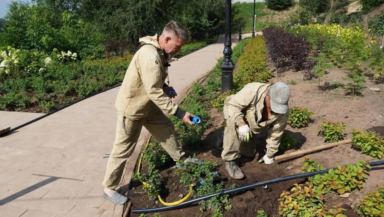 В Оренбурге продолжают благоустраивать Елизаветинский спуск