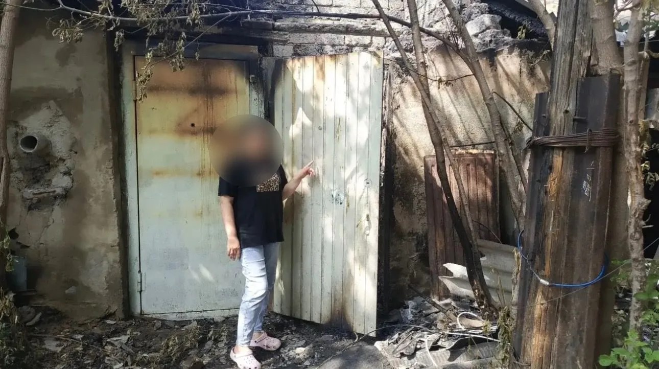 подожгла сарай
