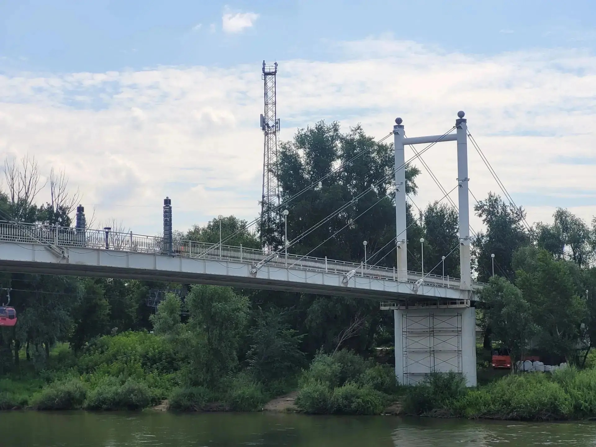 ремонт пешеходного моста через урал