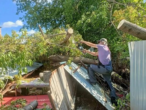 В Бузулукском районе продолжают устранять последствия урагана