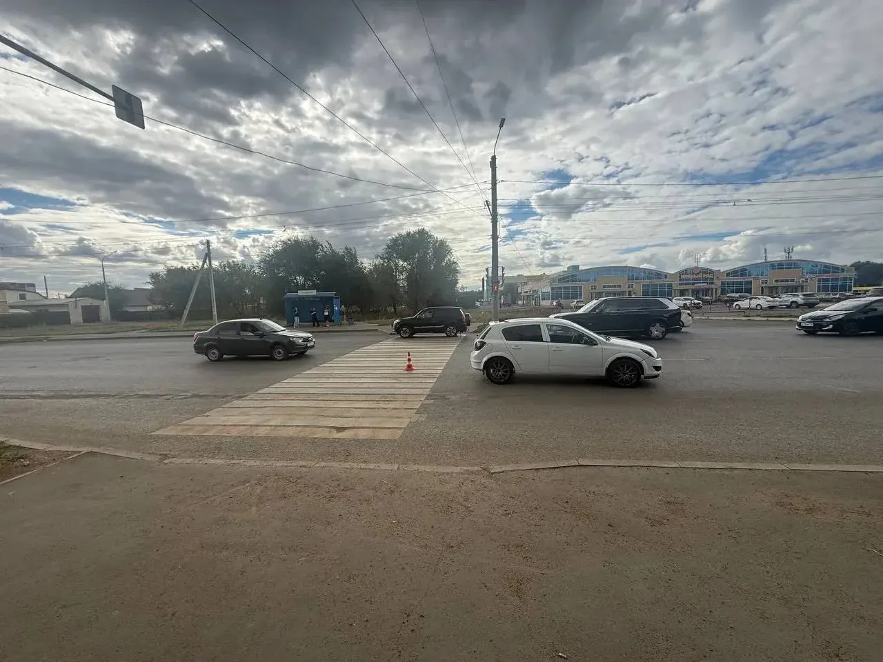 велосипедист попал под машину