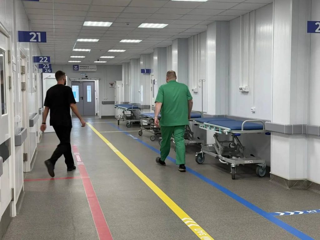 больница врачи