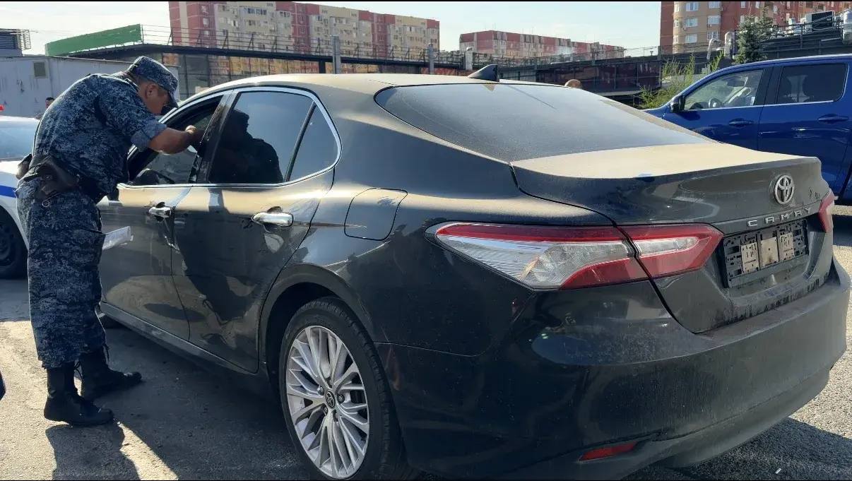 долги водитель арест Toyota Camry