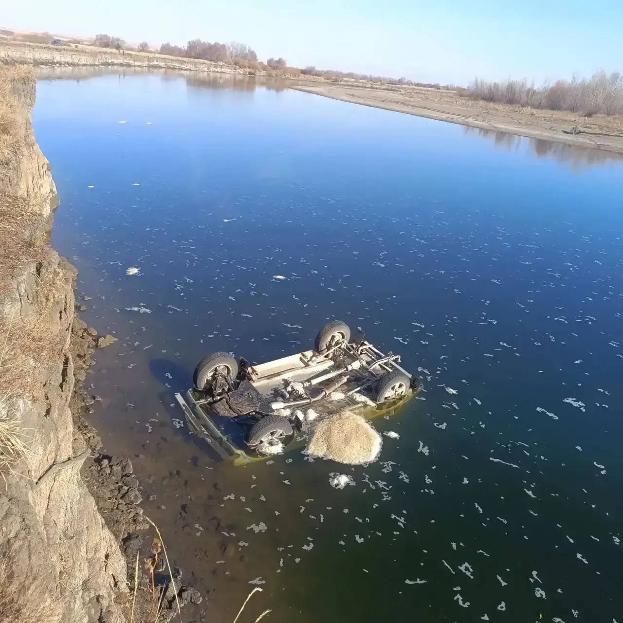 нива упала в урал
