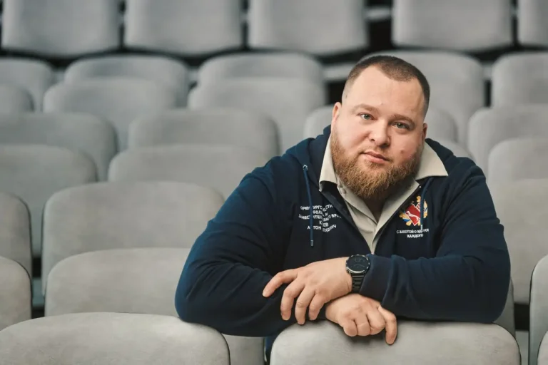 врач-неонатолог Антон Кочиев акция «Папы рулят»