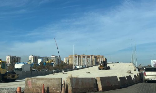 мост на загородном шоссе